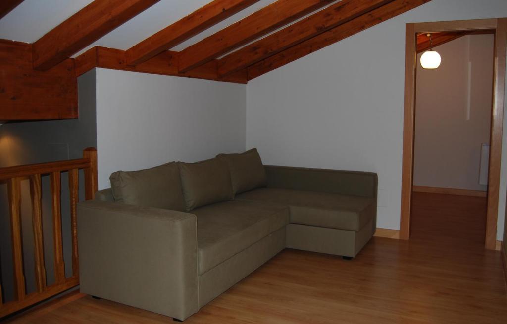 Apartamentos Plaza Mayor Llanes Rum bild