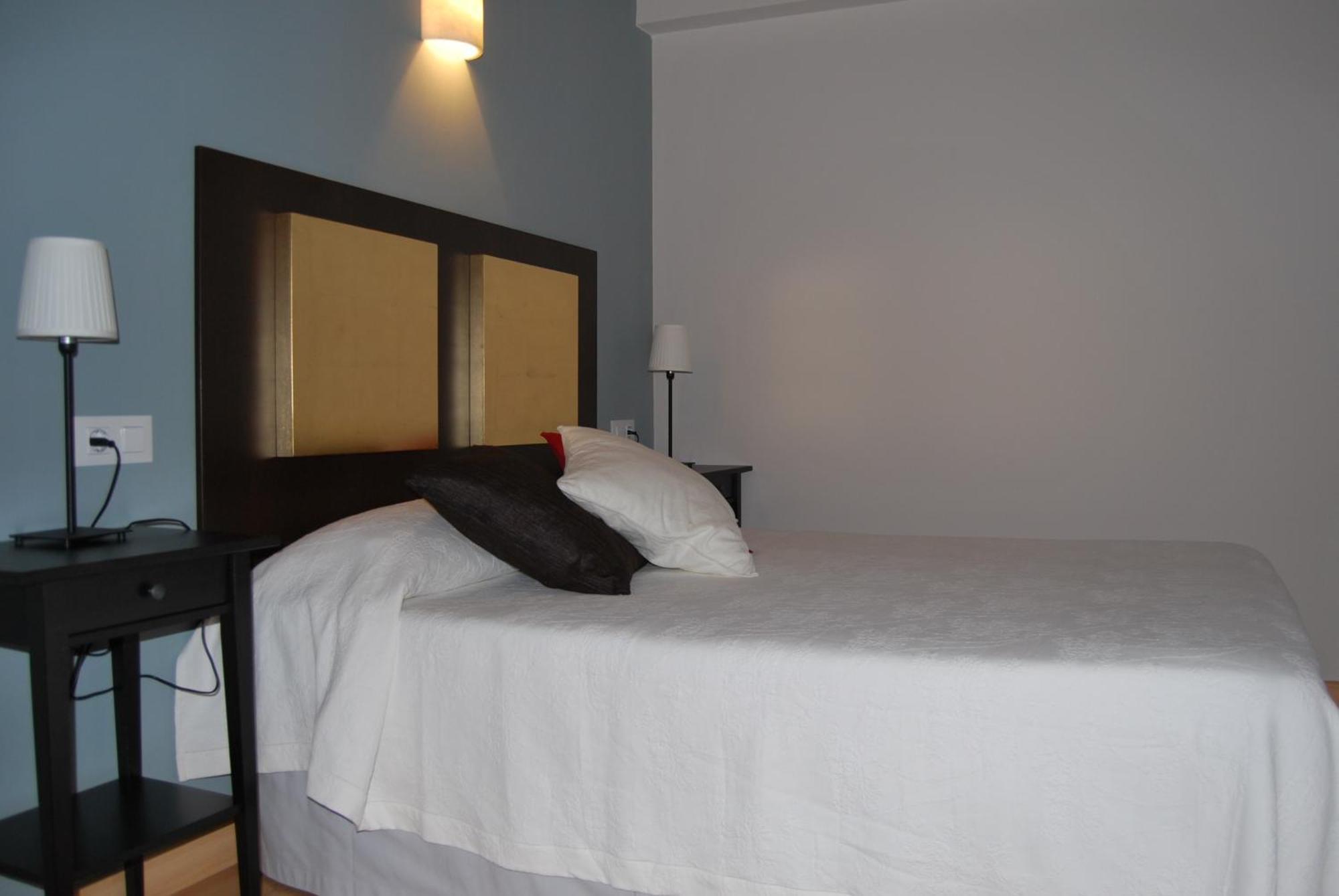 Apartamentos Plaza Mayor Llanes Exteriör bild
